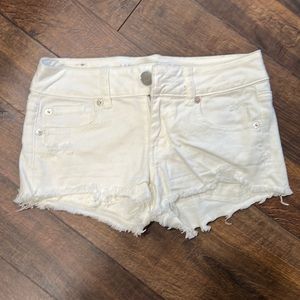 Like new white American Eagle shorts